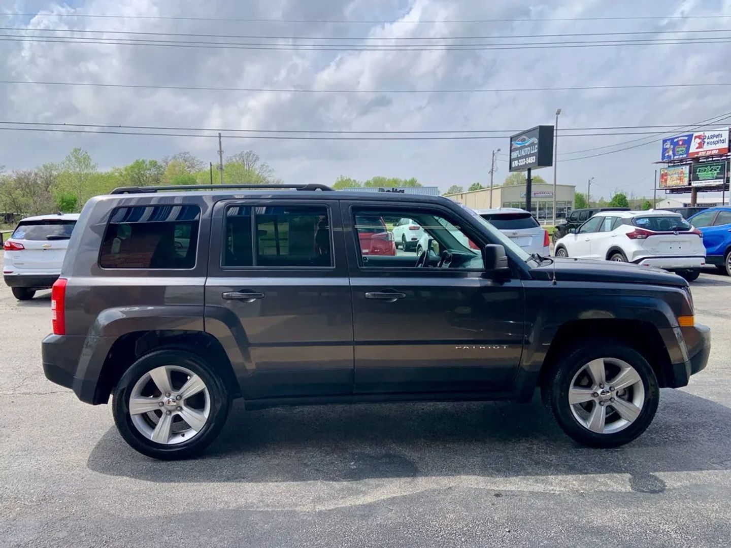 Image 4 of 2017 JEEP PATRIOT