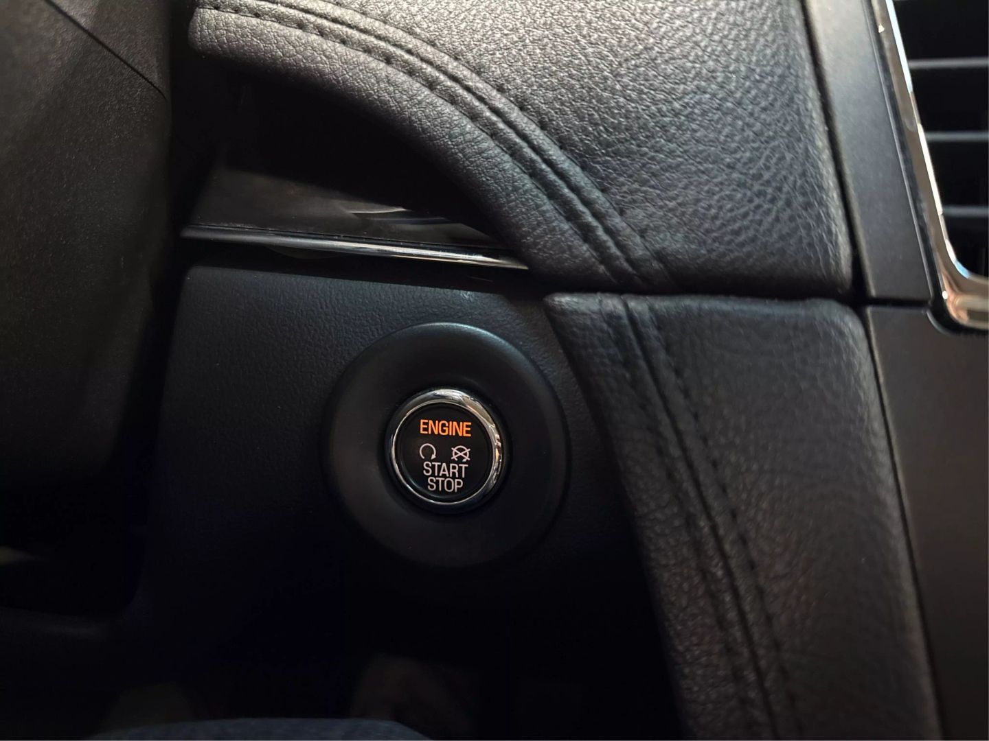 2017 Lincoln Mkt - Image 25
