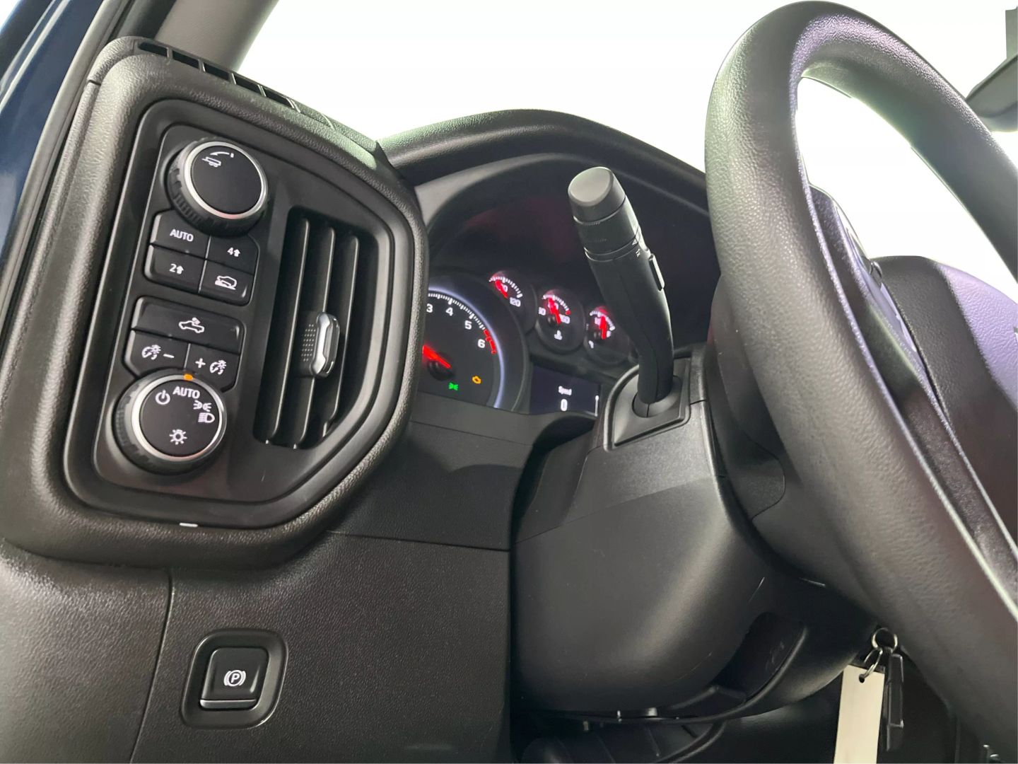 2021 Chevrolet Silverado 1500 Crew Cab - Image 19