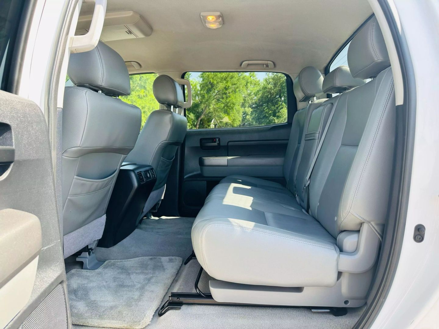 2010 Toyota Tundra Crewmax - Image 16