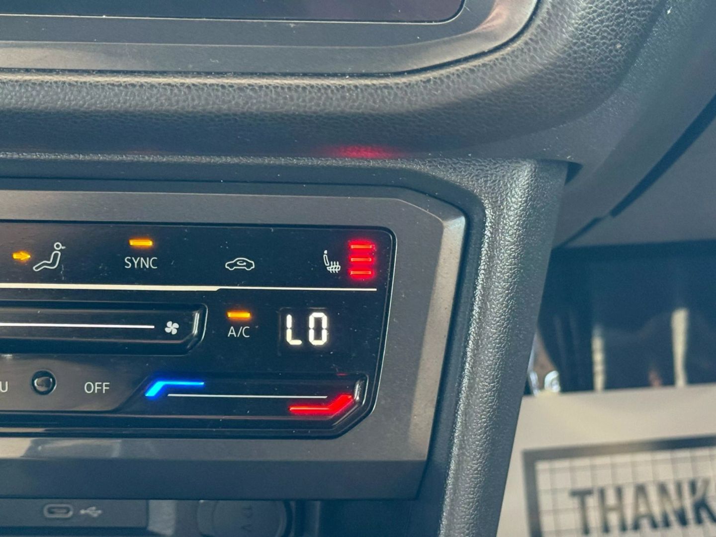 2022 Volkswagen Tiguan - Image 32