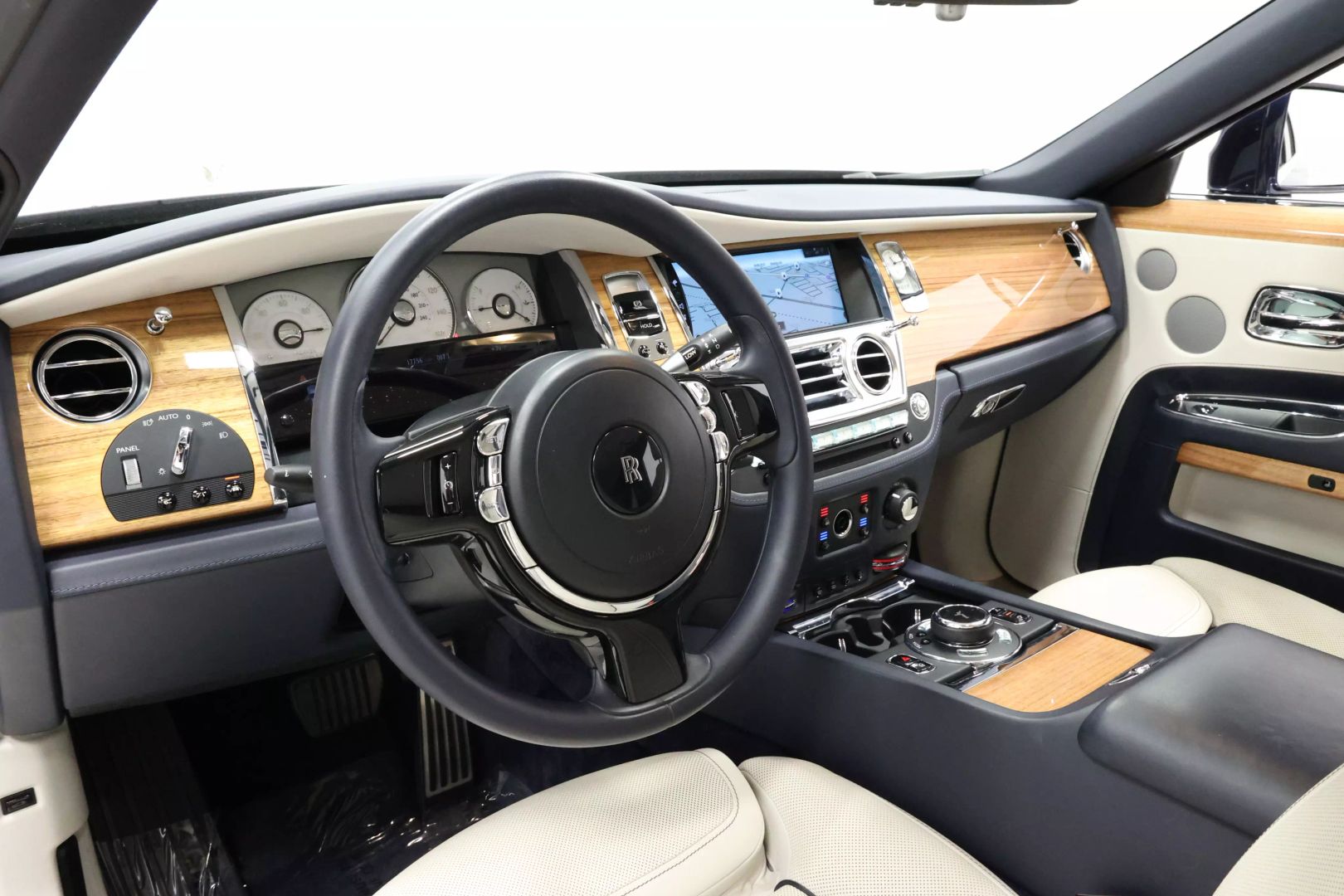 2018 Rolls-royce Ghost - Image 2