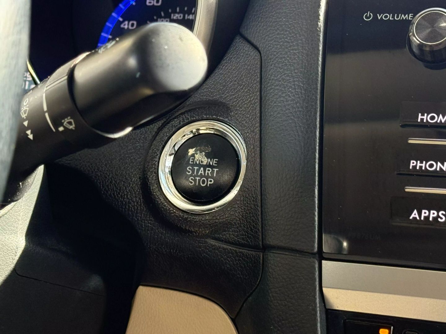 2017 Subaru Legacy - Image 32