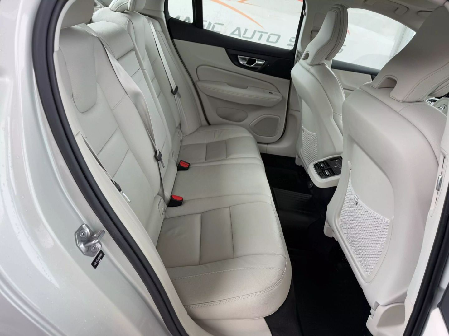 2022 Volvo S60 - Image 22