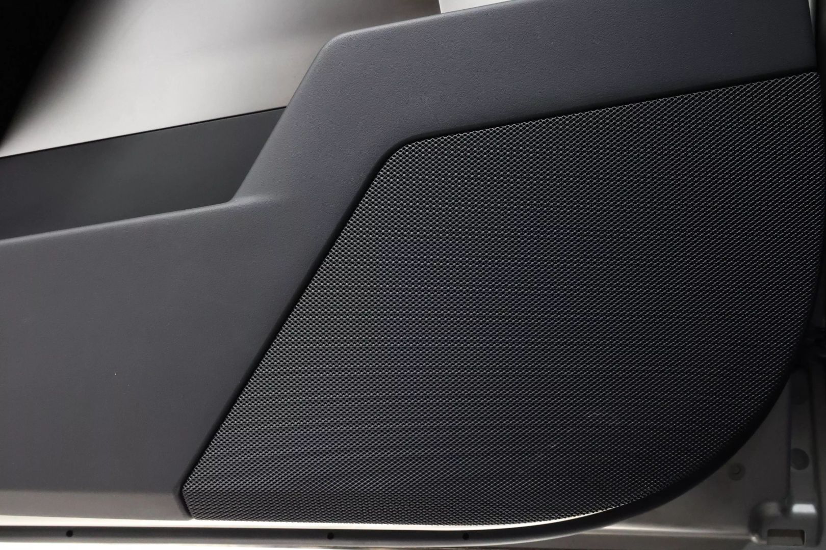 2024 Tesla Cybertruck - Image 12