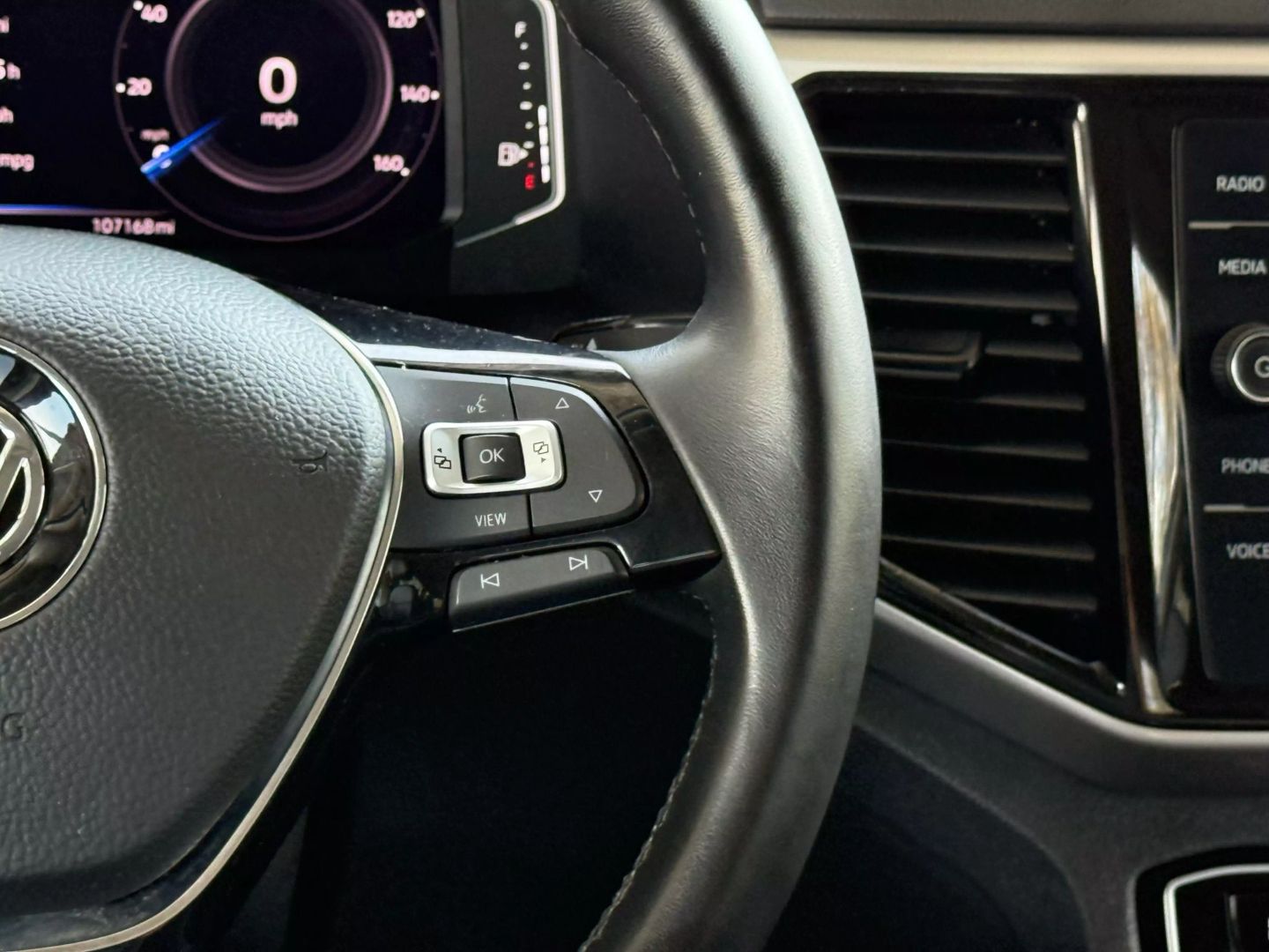 2020 Volkswagen Atlas - Image 38