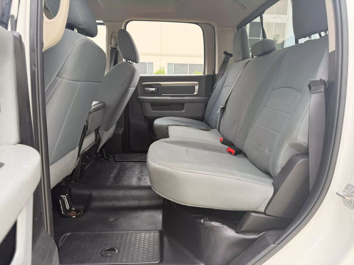 2018 Ram 3500 Crew Cab - Image 13