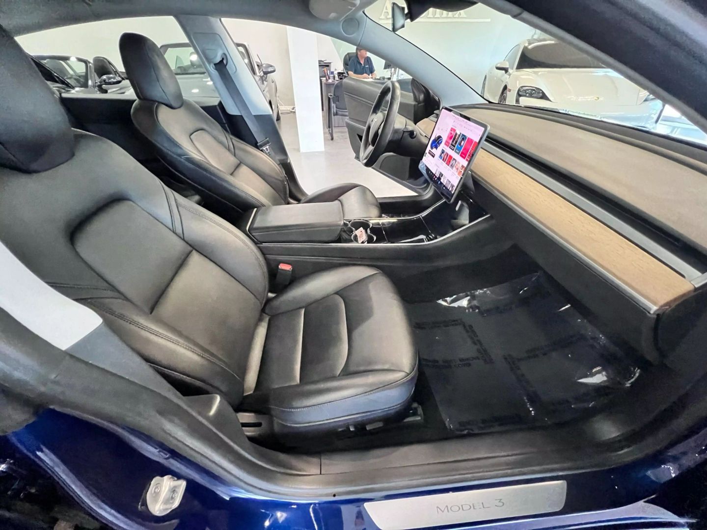 2018 Tesla Model 3 Mid Range Sedan 4d - Image 24