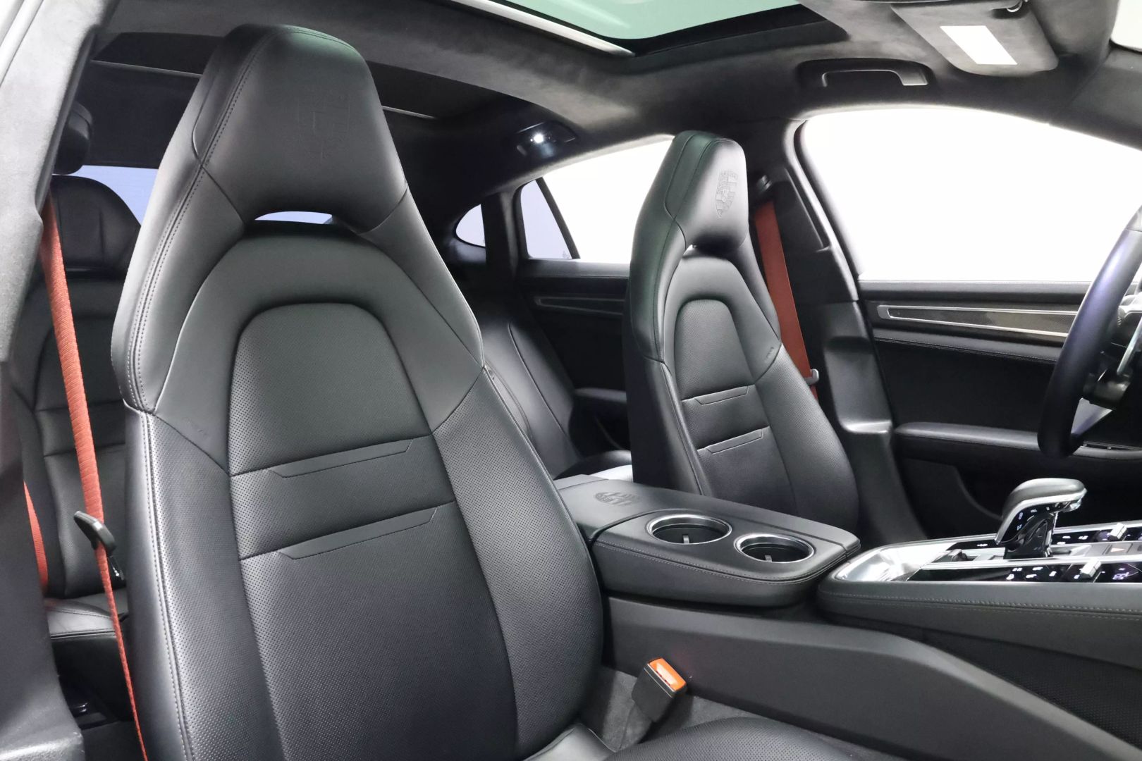 2017 Porsche Panamera - Image 109