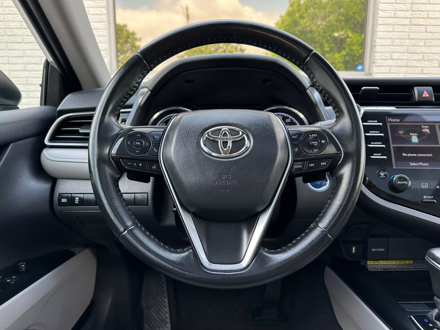 2020 Toyota Camry Hybrid - Image 26