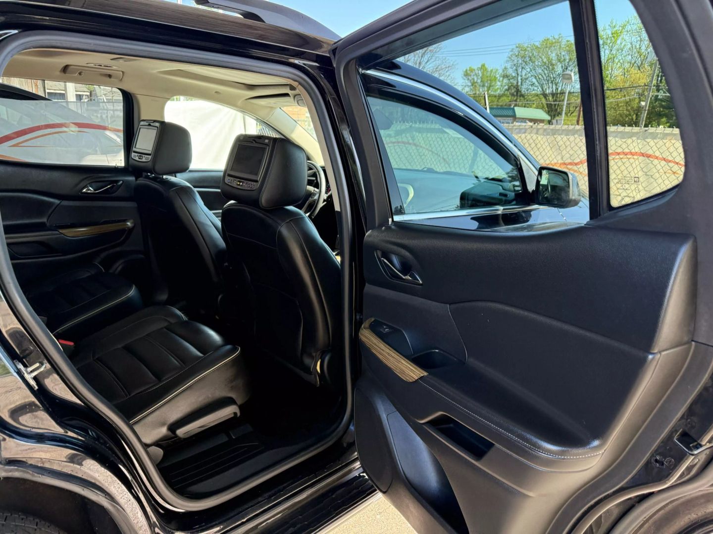 2017 Gmc Acadia - Image 23