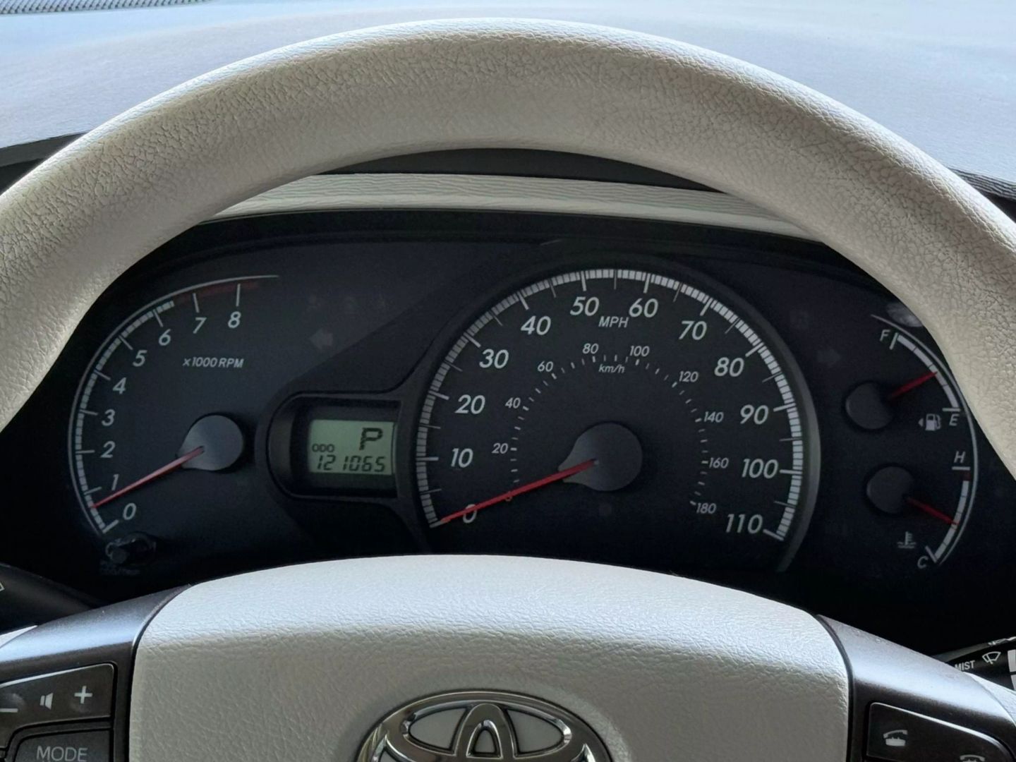 2013 Toyota Sienna - Image 27