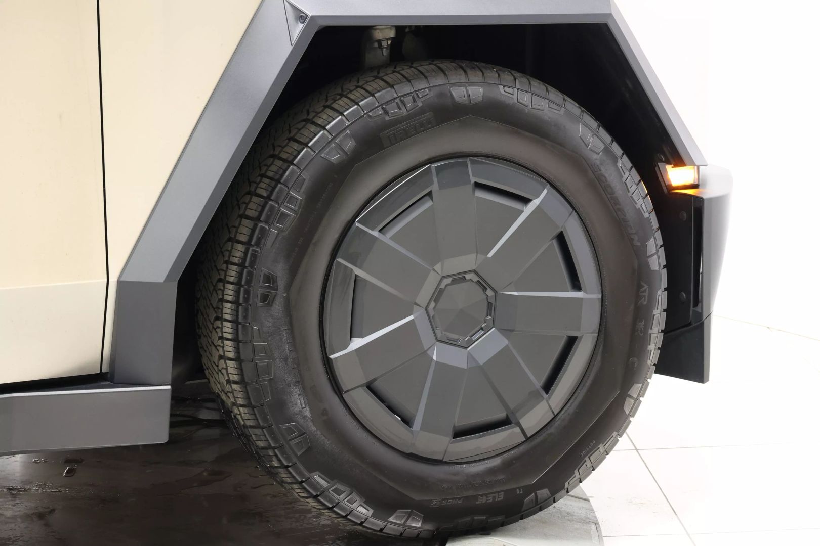 2024 Tesla Cybertruck - Image 154