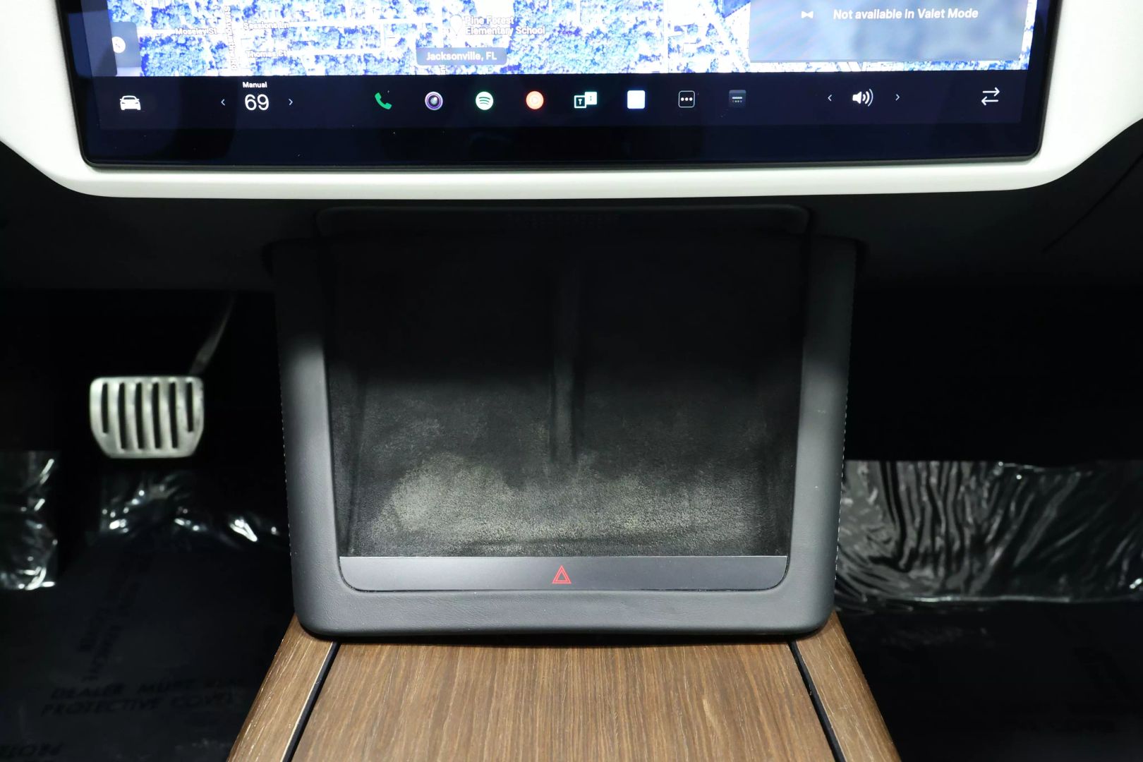 2022 Tesla Model S - Image 34