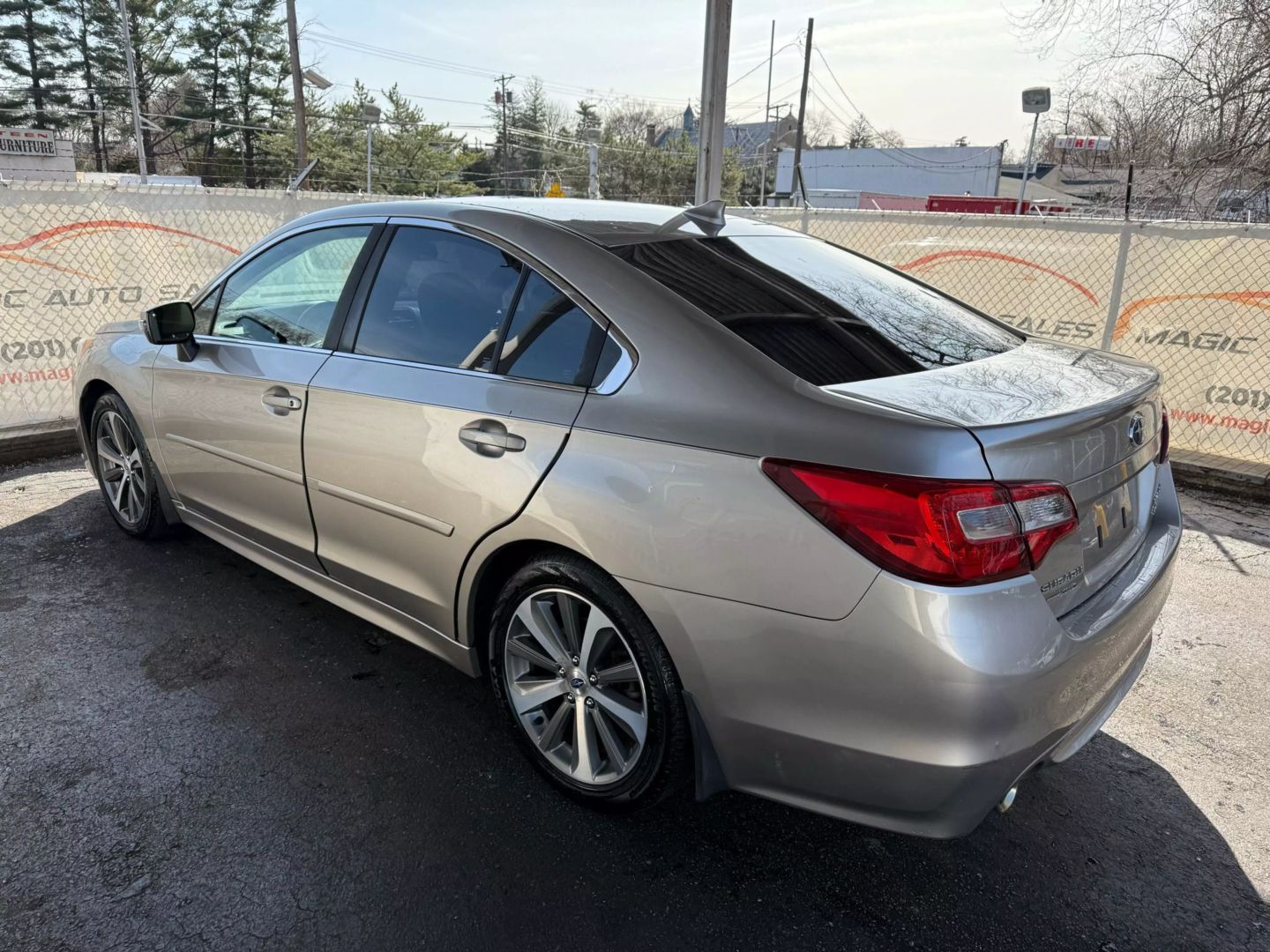 2017 Subaru Legacy - Image 13