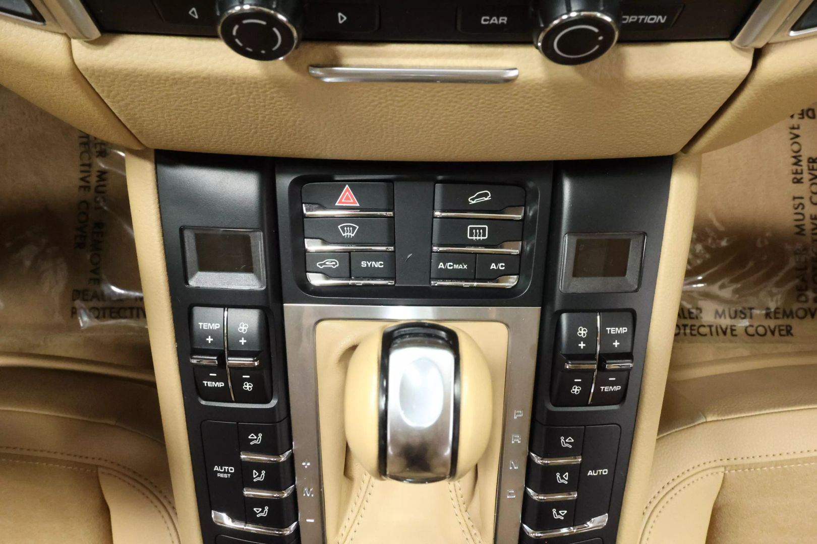 2016 Porsche Macan - Image 34