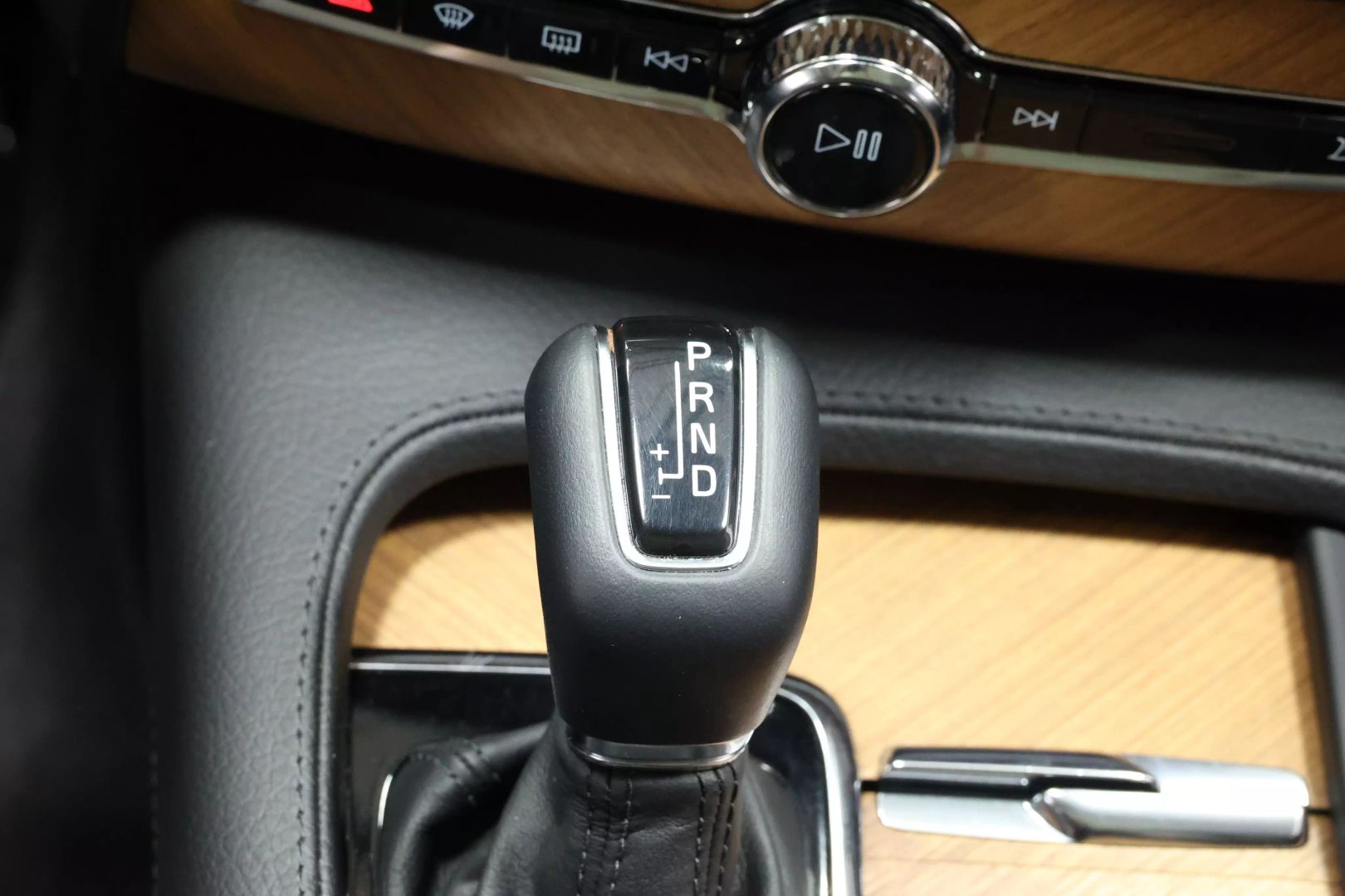 2022 Volvo Xc90 - Image 40