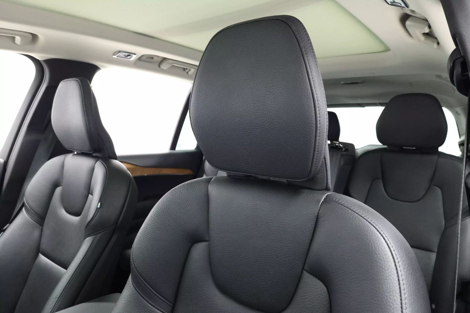 2022 Volvo Xc90 - Image 18