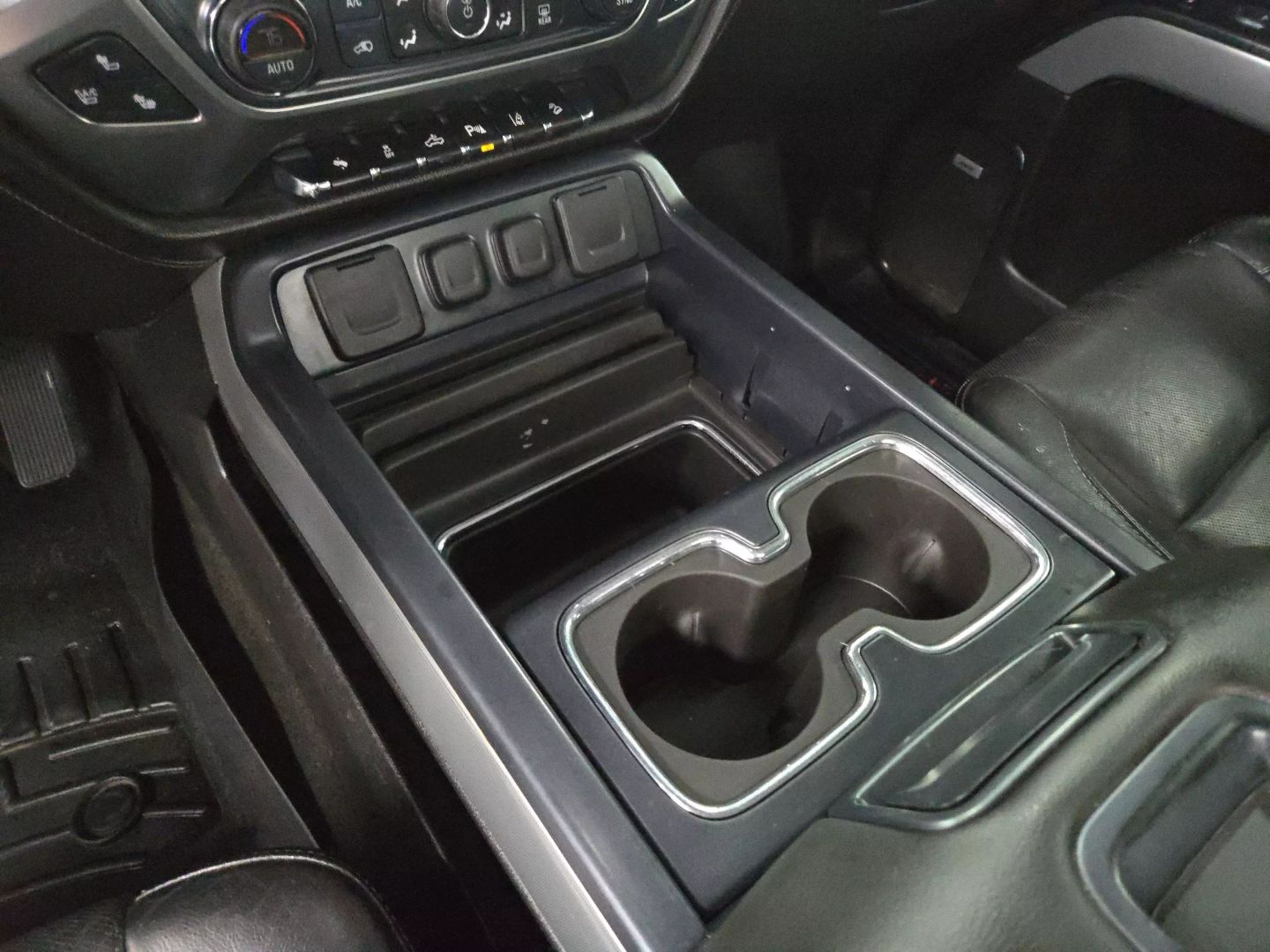 2014 Chevrolet Silverado 1500 Crew Cab - Image 16
