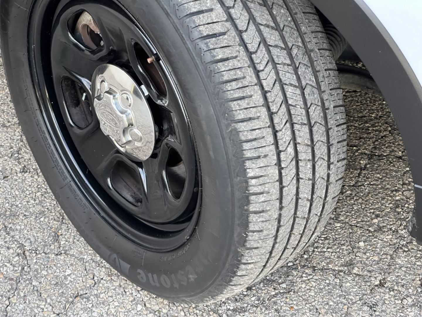 2019 Ford Explorer - Image 32