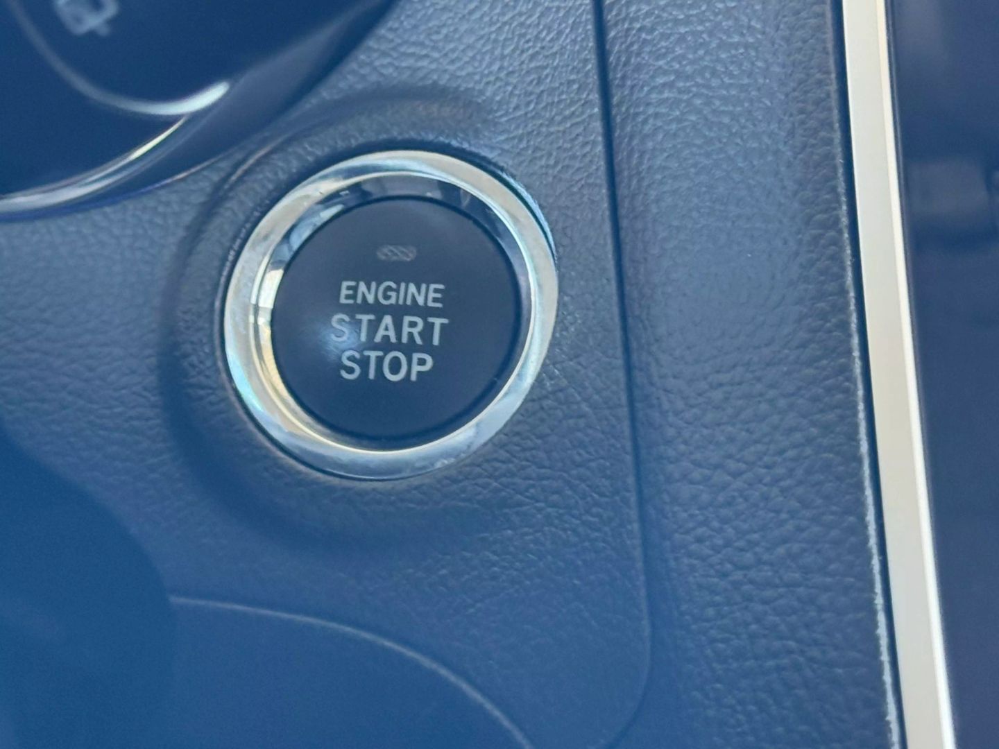 2018 Subaru Outback - Image 32