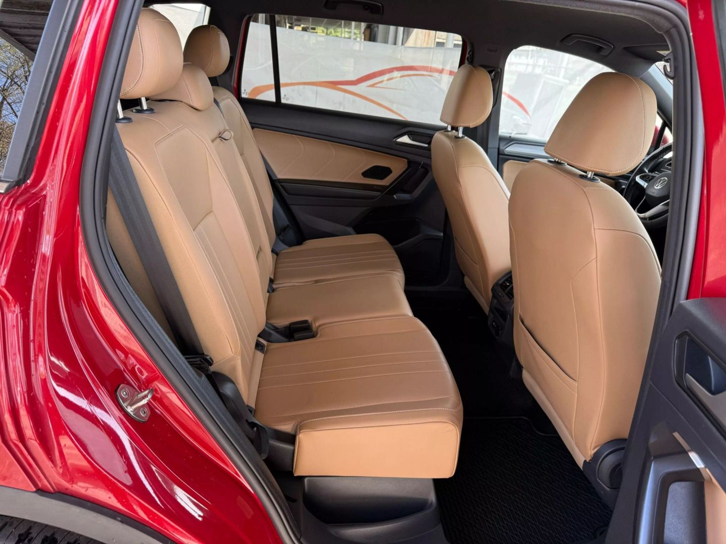 2022 Volkswagen Tiguan - Image 22