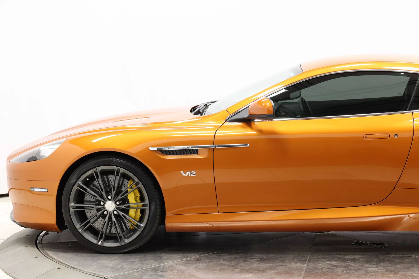 2012 Aston Martin Virage - Image 7