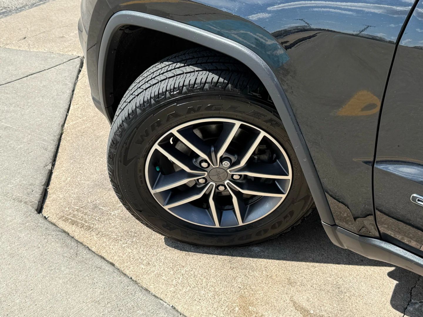 2020 Jeep Grand Cherokee - Image 57