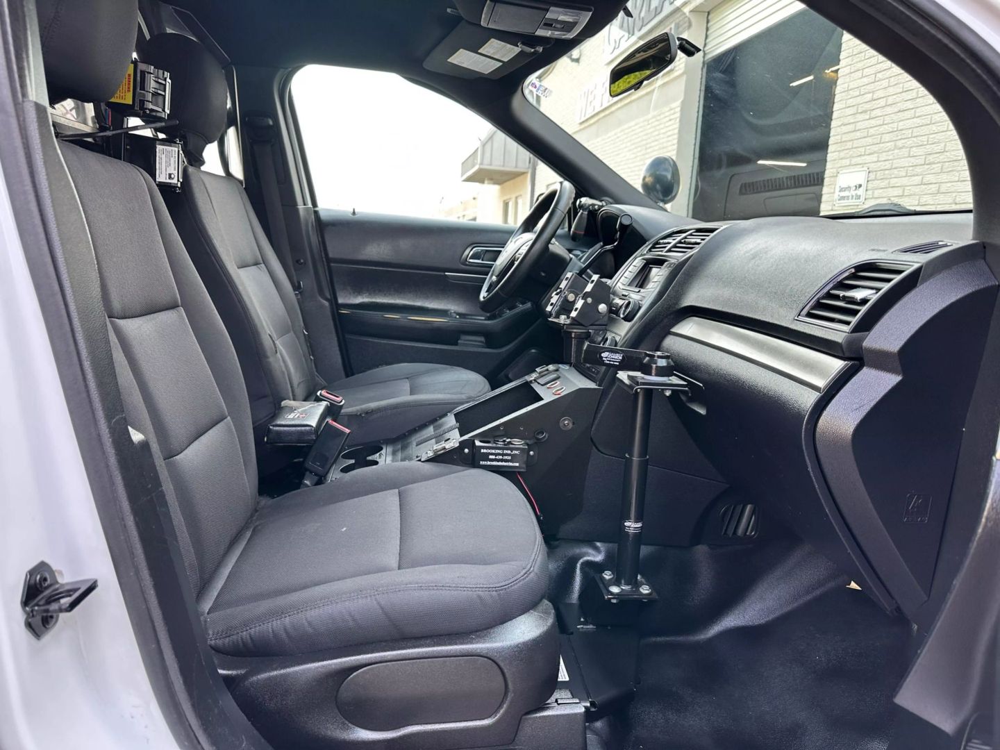 2019 Ford Explorer - Image 22
