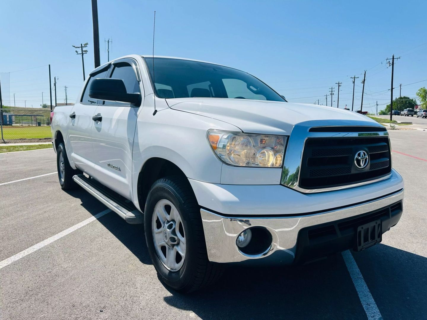 2010 Toyota Tundra Crewmax - Image 4