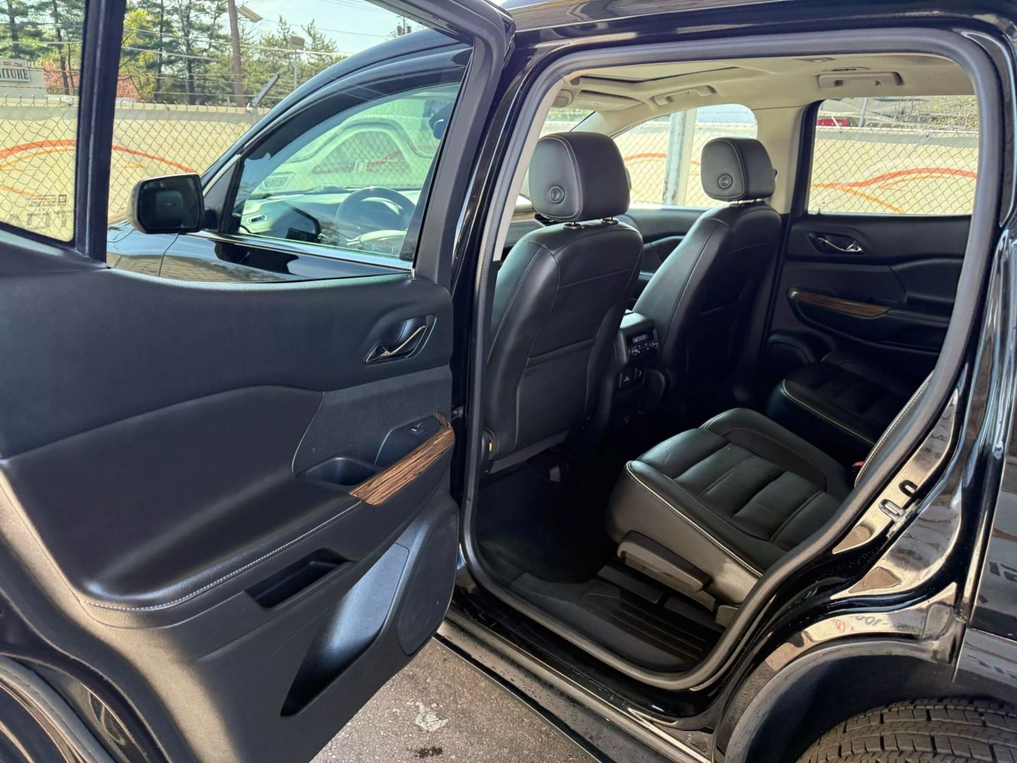 2017 Gmc Acadia - Image 17