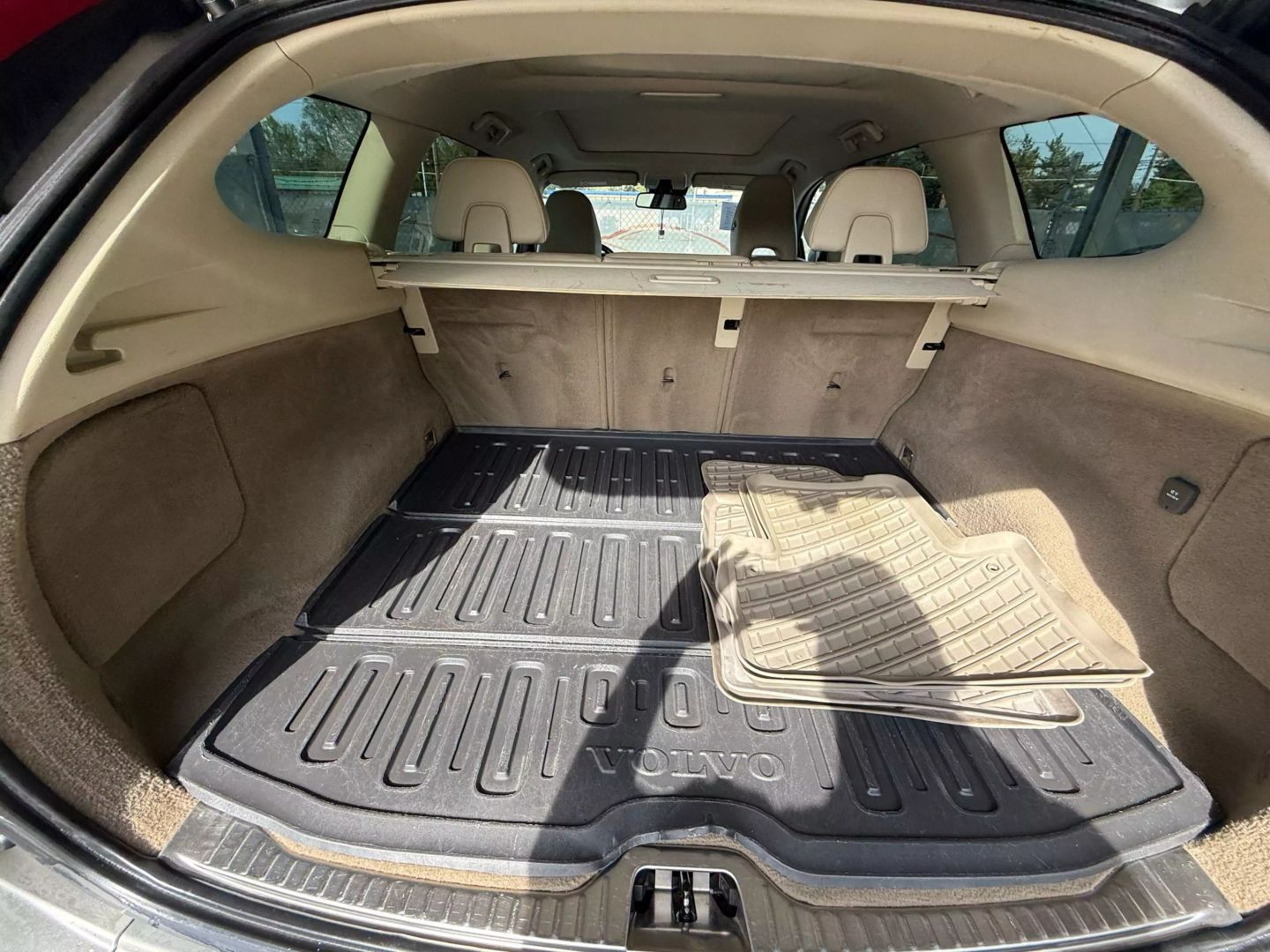 2014 Volvo Xc60 - Image 20