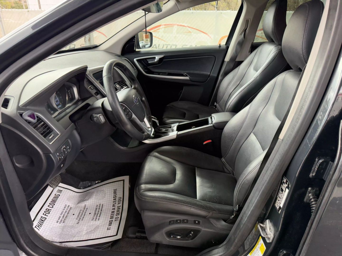 2016 Volvo Xc60 - Image 13