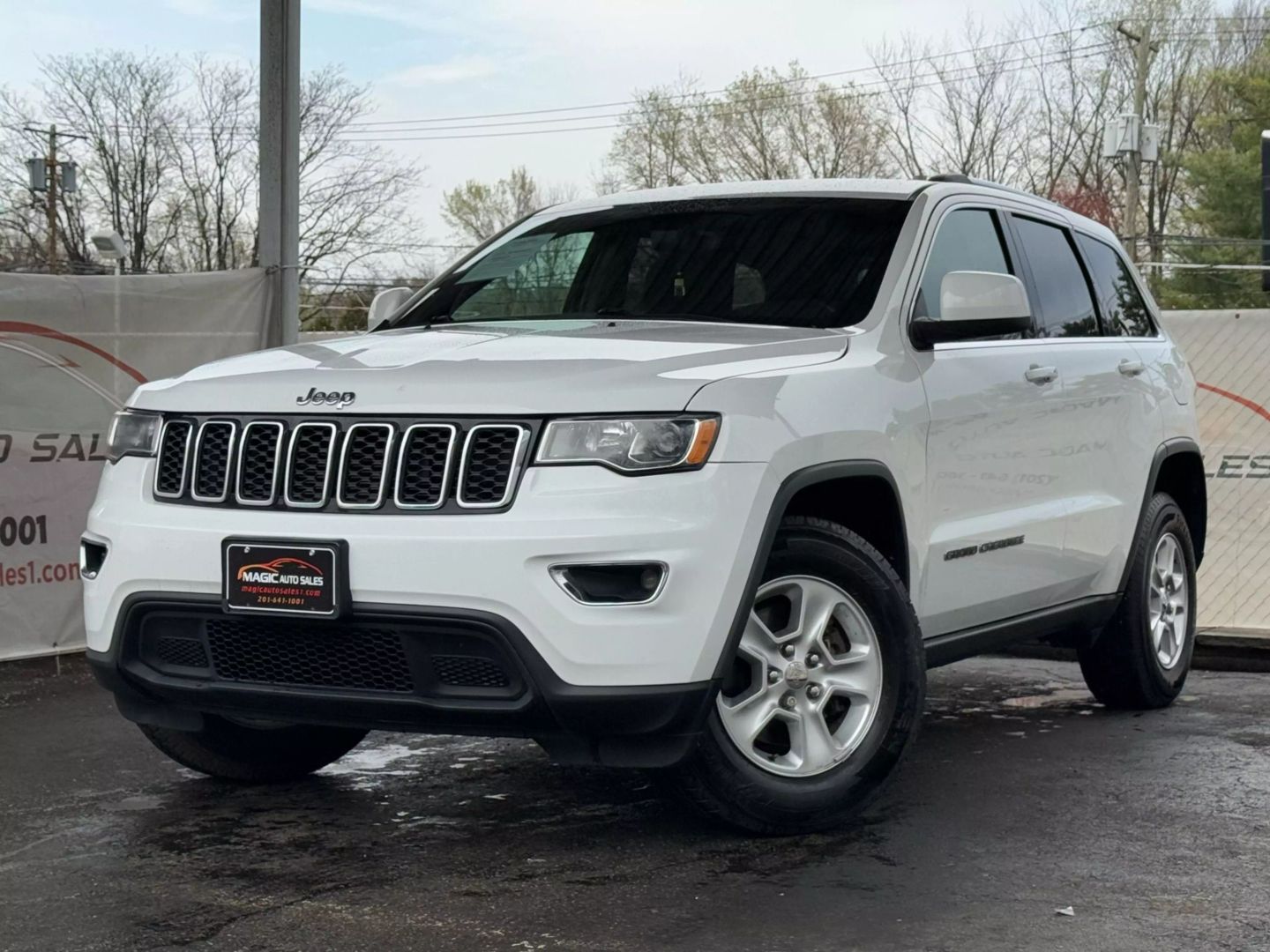 2017 Jeep Grand Cherokee - Image 1