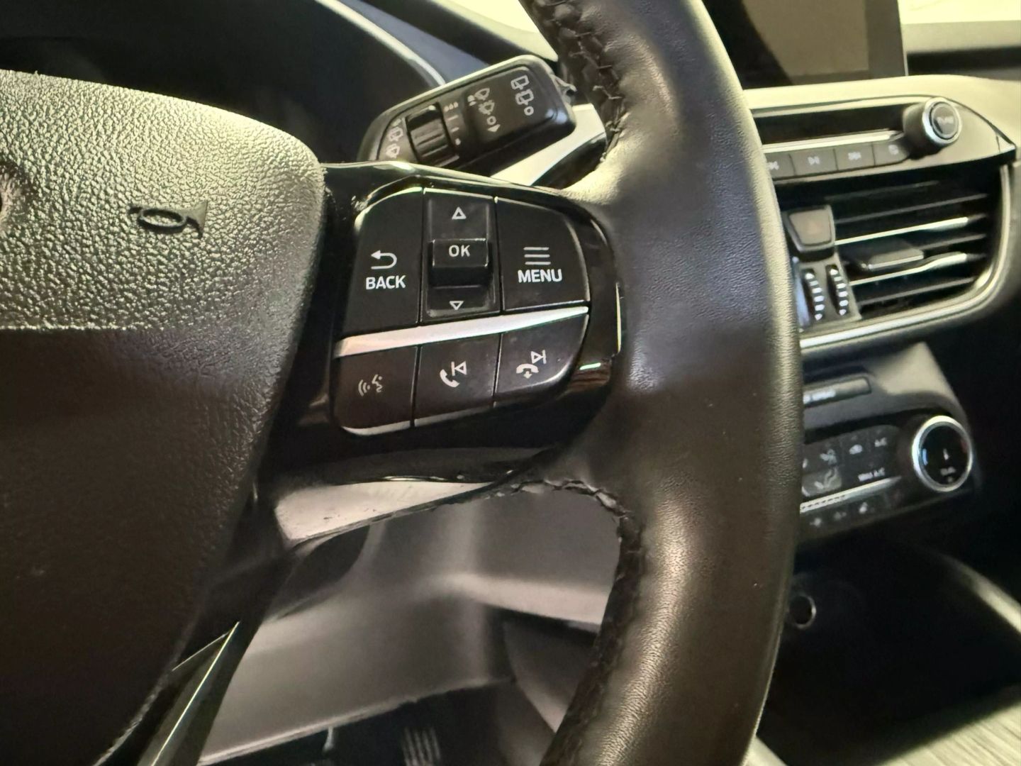 2022 Ford Escape - Image 32