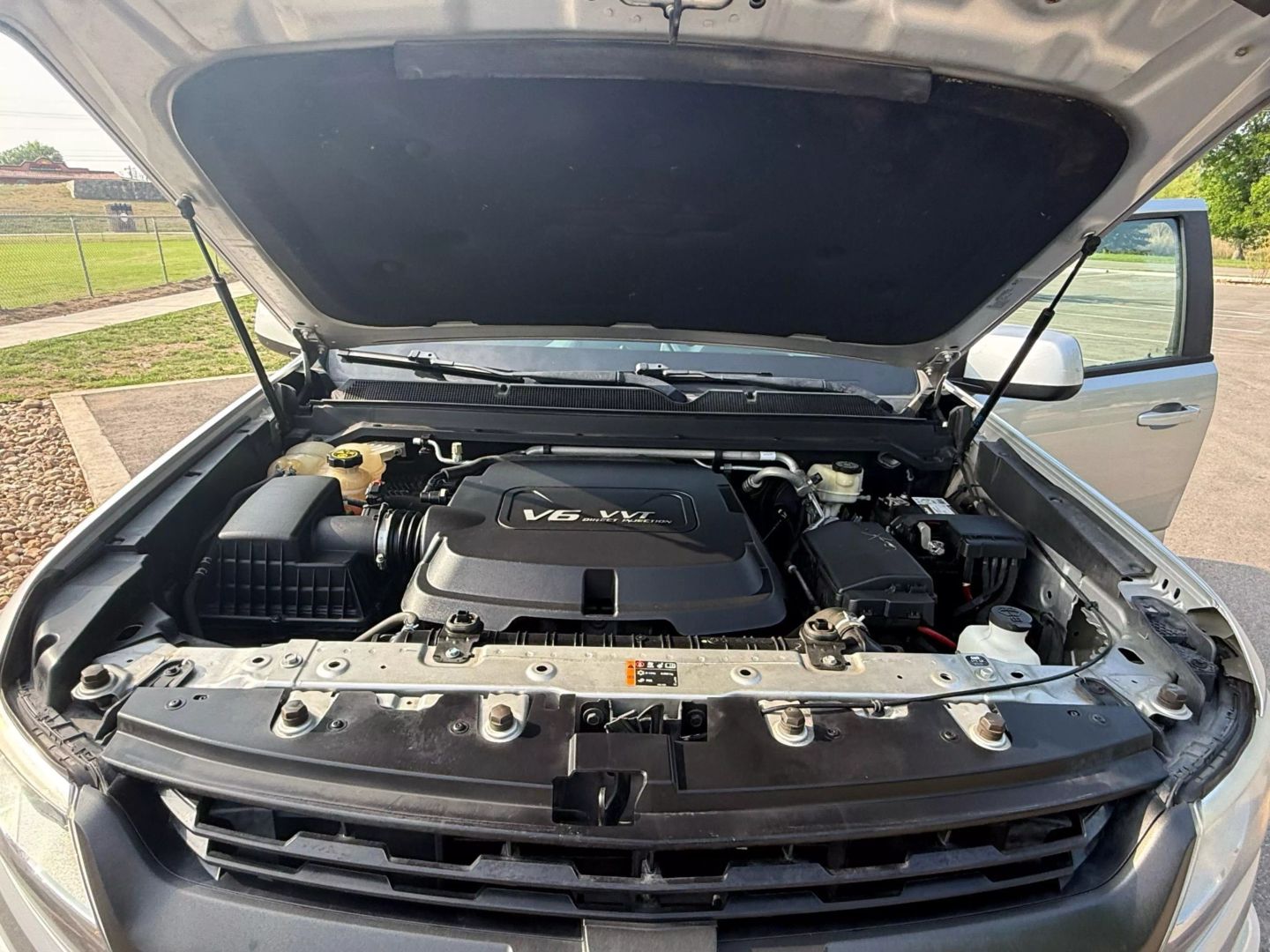 2016 Chevrolet Colorado Crew Cab - Image 10