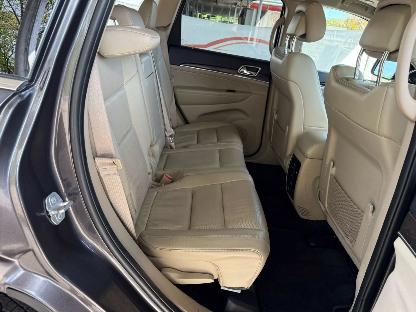 2018 Jeep Grand Cherokee - Image 22