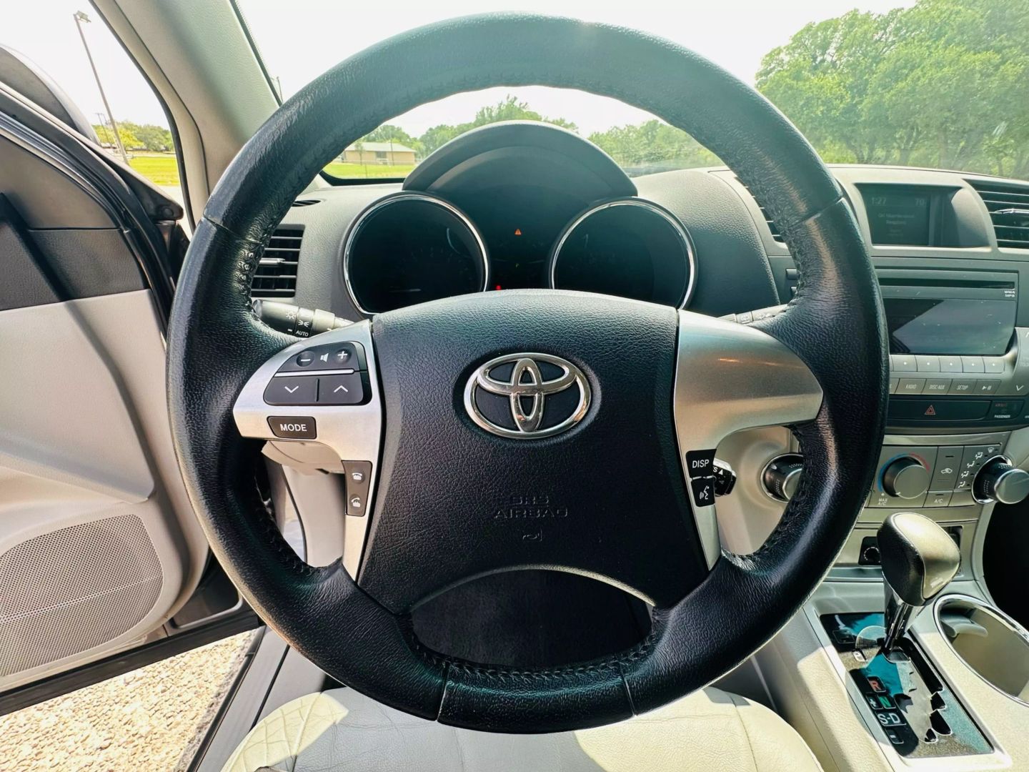 2011 Toyota Highlander - Image 21