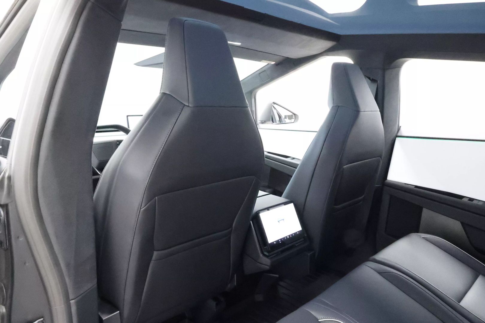 2024 Tesla Cybertruck - Image 62