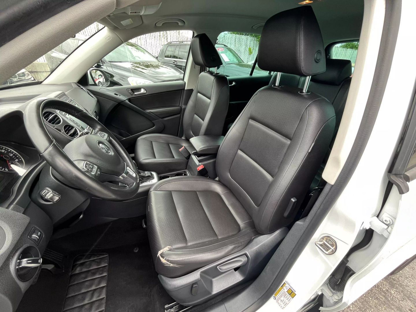 2015 Volkswagen Tiguan  Vin: Wvgav7ax6fw600663 Stock Id: 600663 - Image 9