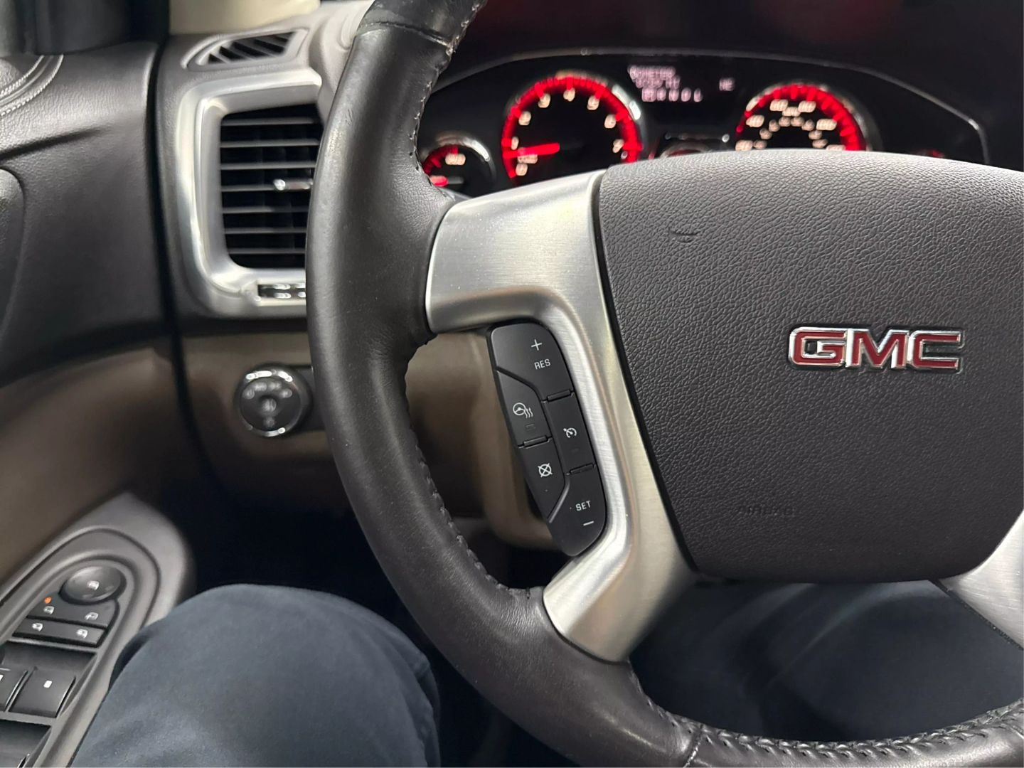 2017 Gmc Acadia Limited - Image 25