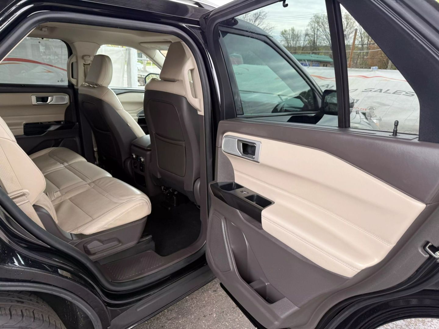 2020 Ford Explorer - Image 22