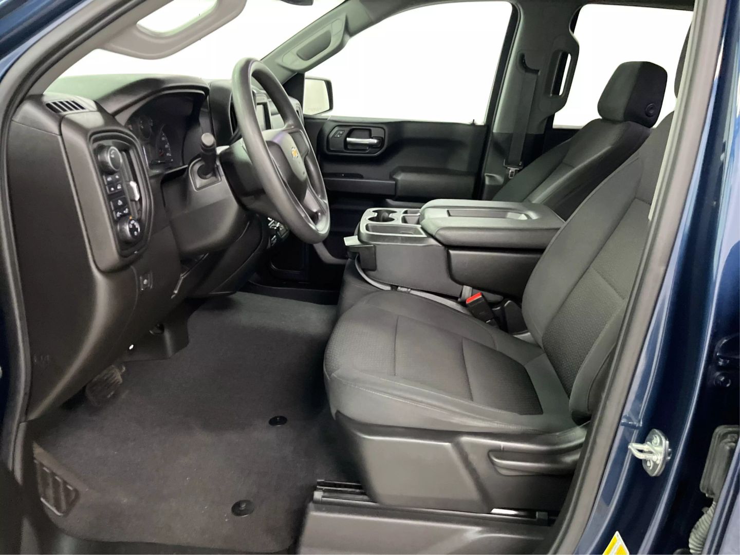 2021 Chevrolet Silverado 1500 Crew Cab - Image 9