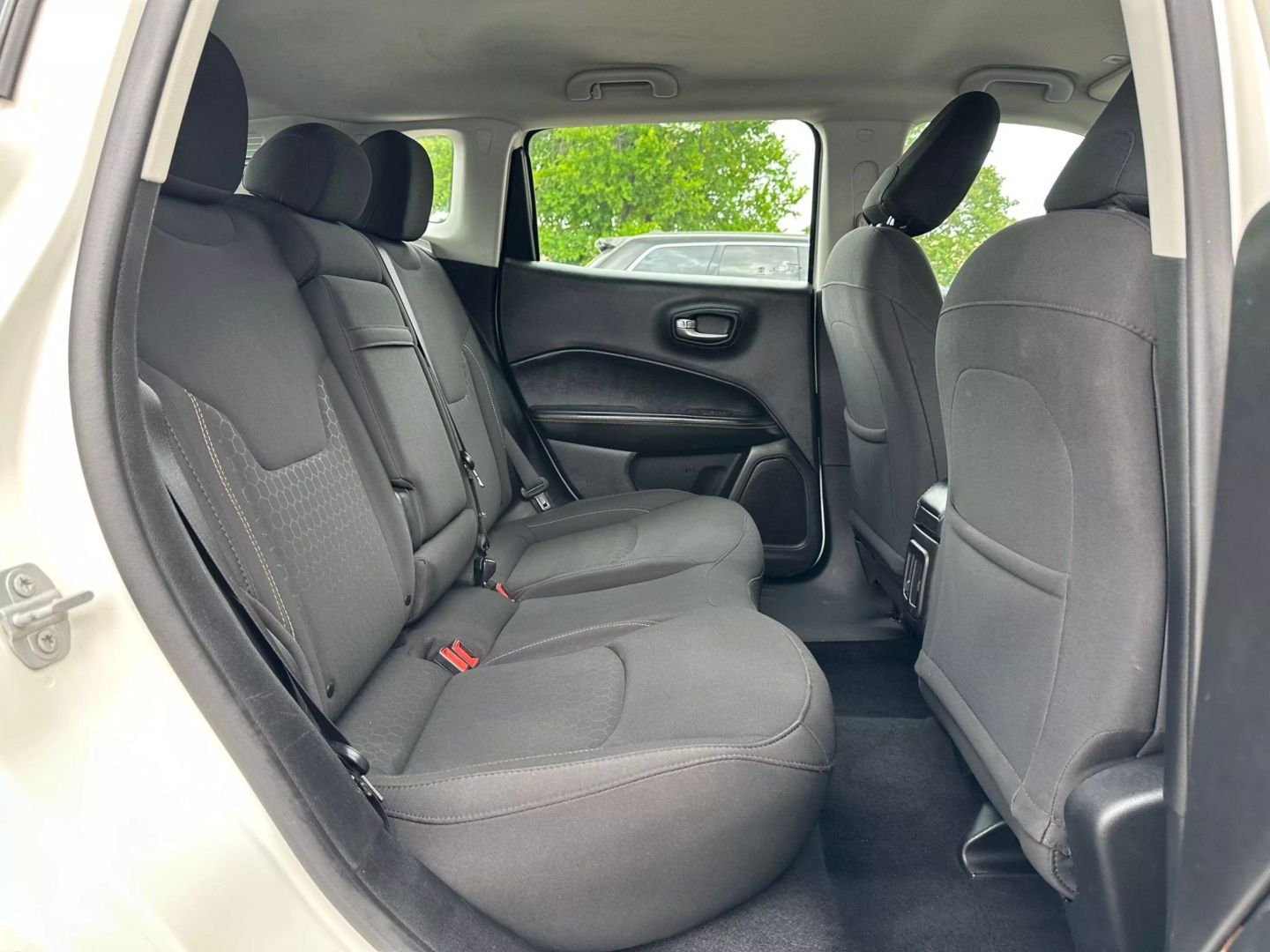 2019 Jeep Compass - Image 24