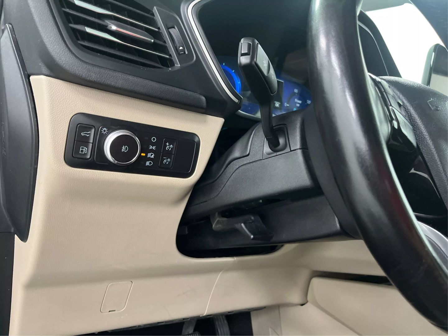 2022 Ford Escape - Image 19