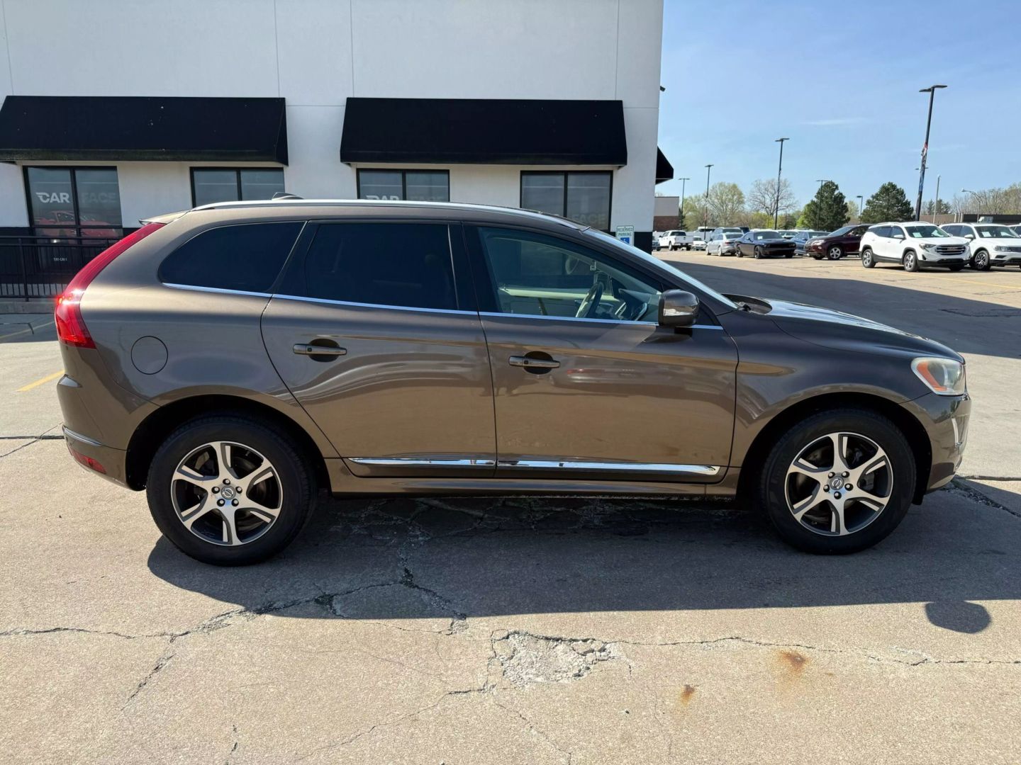 2015 Volvo Xc60 - Image 17