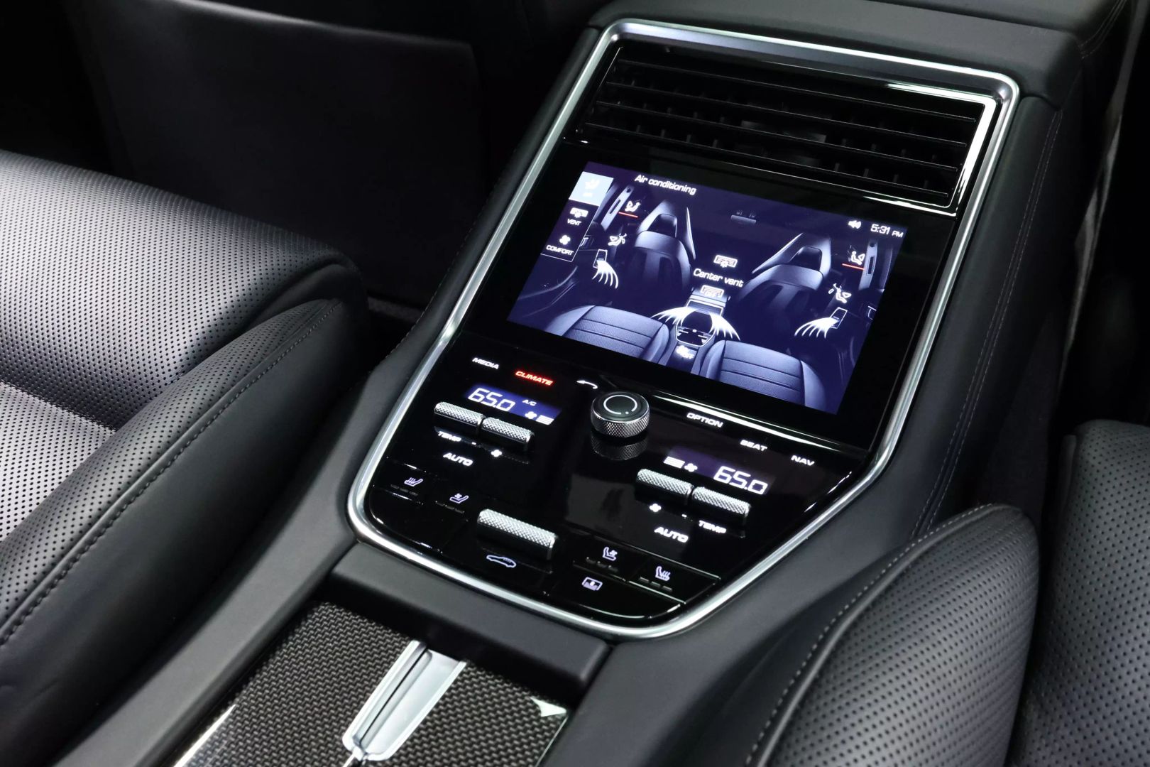 2017 Porsche Panamera - Image 98