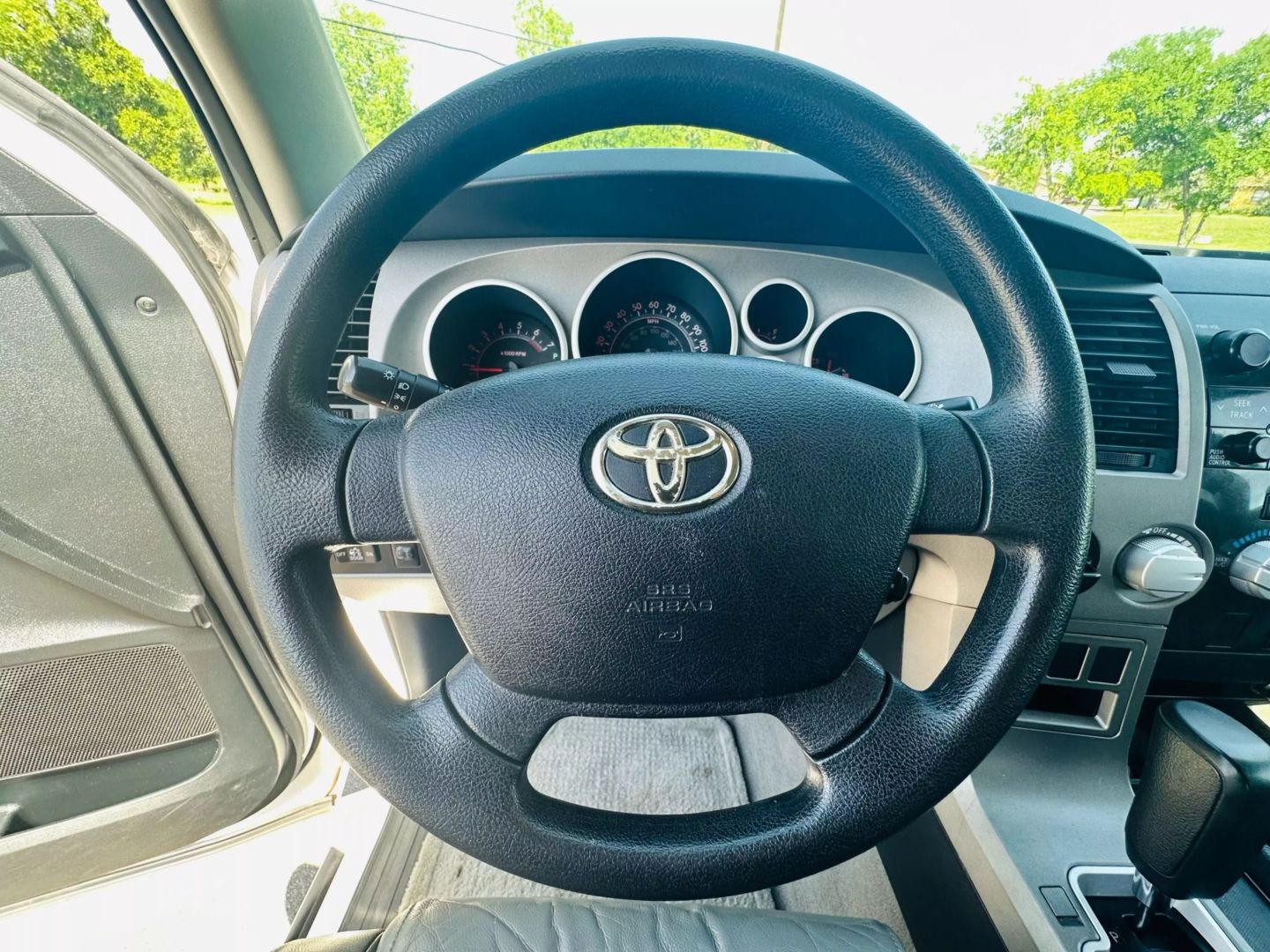 2010 Toyota Tundra Crewmax - Image 21