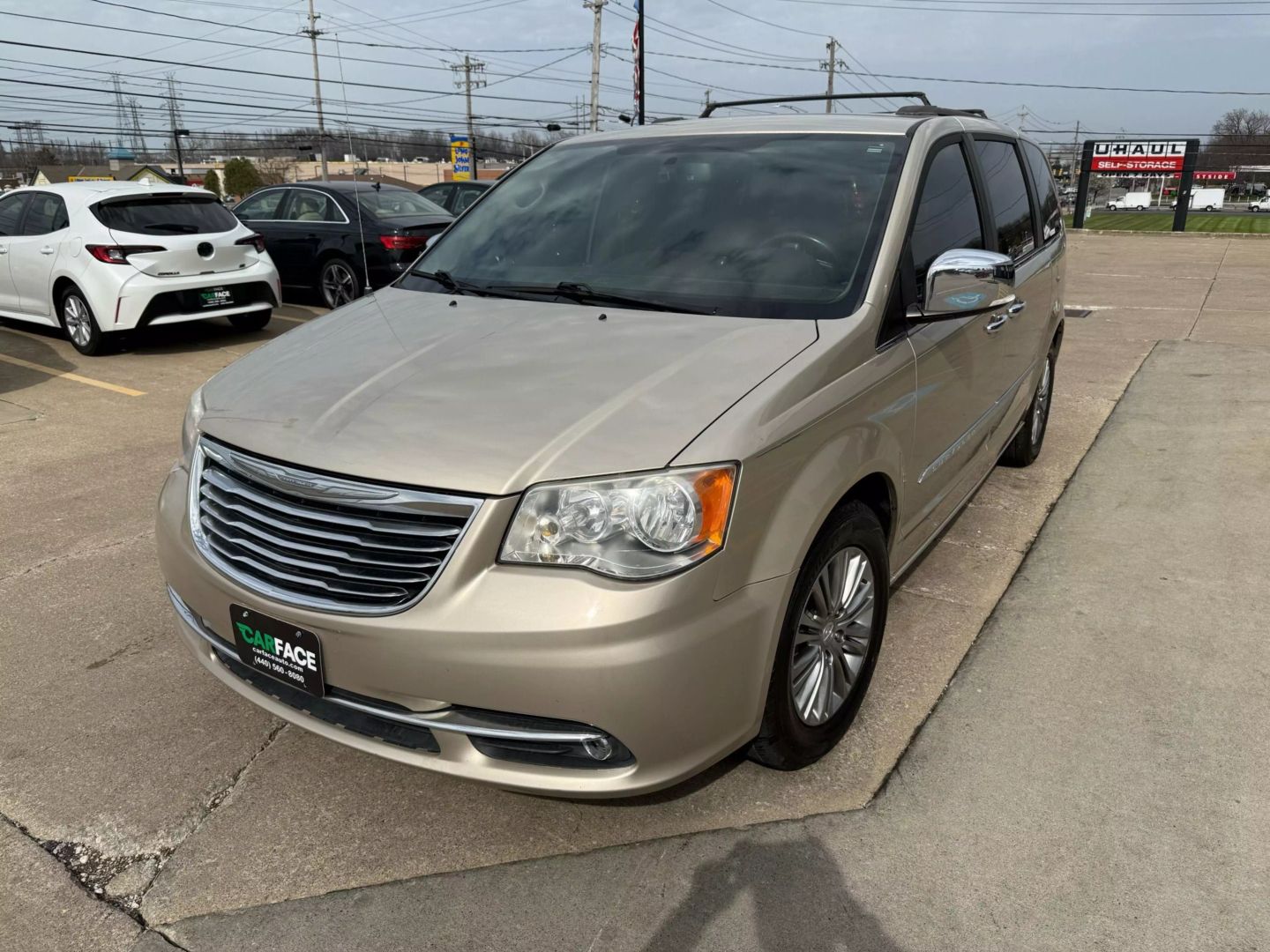2016 Chrysler Town & Country - Image 4