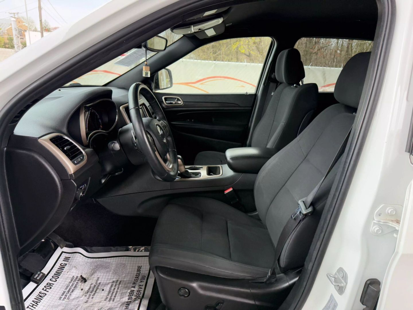 2017 Jeep Grand Cherokee - Image 15
